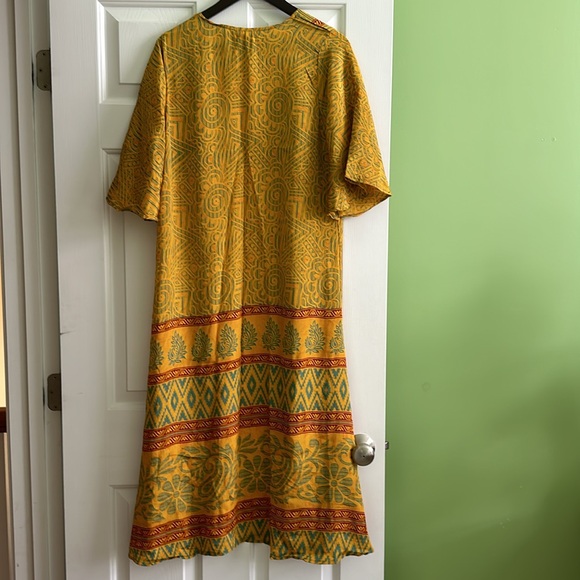 Sari 🥻 Duster - Picture 4 of 7